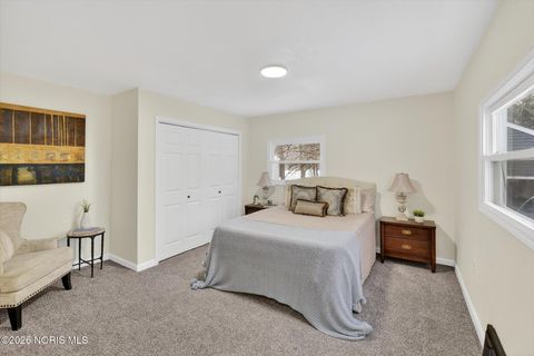 Tiny photo for 2432 Rochester Place, Northwood, OH 43619 (MLS # 10003226)