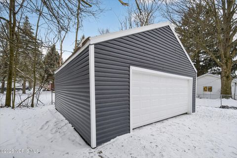 Tiny photo for 2432 Rochester Place, Northwood, OH 43619 (MLS # 10003226)