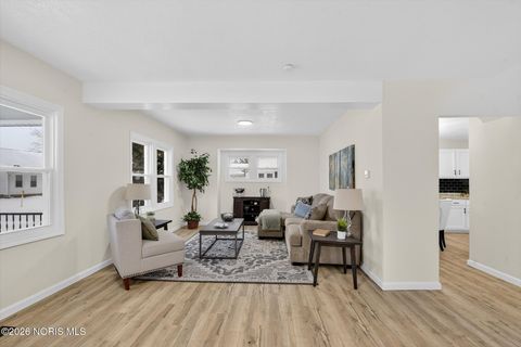 Tiny photo for 2432 Rochester Place, Northwood, OH 43619 (MLS # 10003226)