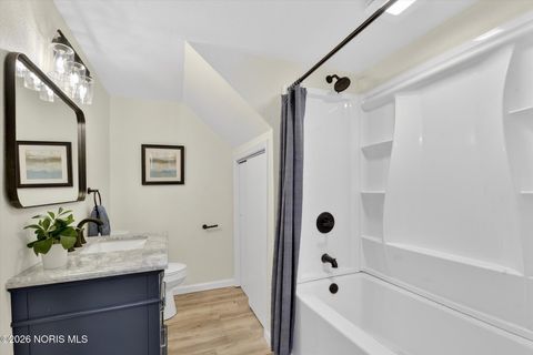 Tiny photo for 2432 Rochester Place, Northwood, OH 43619 (MLS # 10003226)