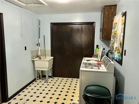 Tiny photo for 111 E Sugar Street, Leipsic, OH 45856 (MLS # 10005039)