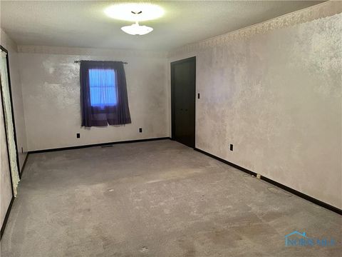 Tiny photo for 111 E Sugar Street, Leipsic, OH 45856 (MLS # 10005039)