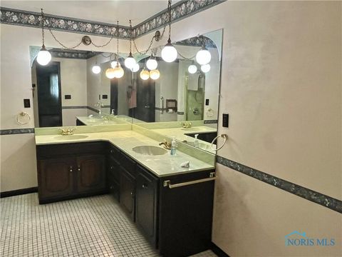 Tiny photo for 111 E Sugar Street, Leipsic, OH 45856 (MLS # 10005039)