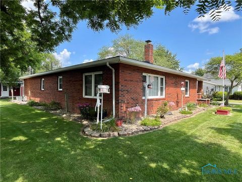Tiny photo for 111 E Sugar Street, Leipsic, OH 45856 (MLS # 10005039)