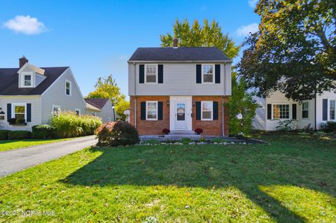 Photo of 211 Fairlawn Place, Findlay, OH 45840 (MLS # 10000779) Photo of 211 Fairlawn Place, Findlay, OH 45840 (MLS # 10000779)