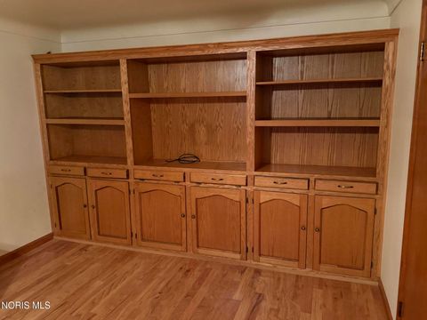 Tiny photo for 5724 W Rowland Road, Toledo, OH 43613 (MLS # 10006980)