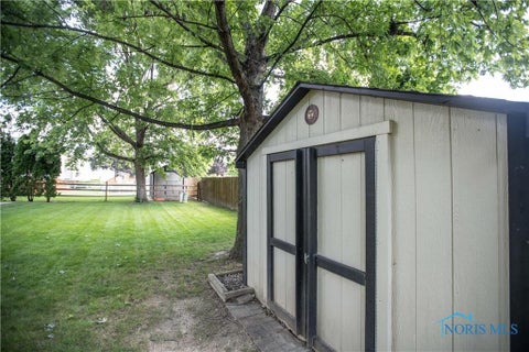 Tiny photo for 2218 Willowtree Lane, Maumee, OH 43537 (MLS # 10013591)