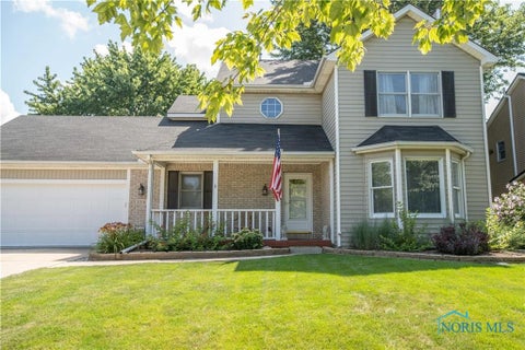 Photo of 2218 Willowtree Lane, Maumee, OH 43537 (MLS # 10013591)