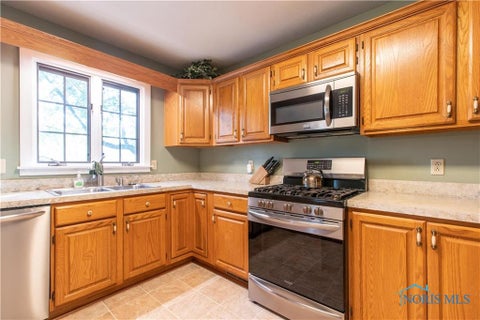 Tiny photo for 2218 Willowtree Lane, Maumee, OH 43537 (MLS # 10013591)