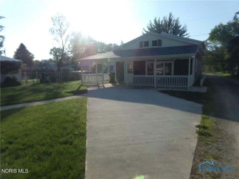 Tiny photo for 1017 Washington Avenue, Defiance, OH 43512 (MLS # 10006232)