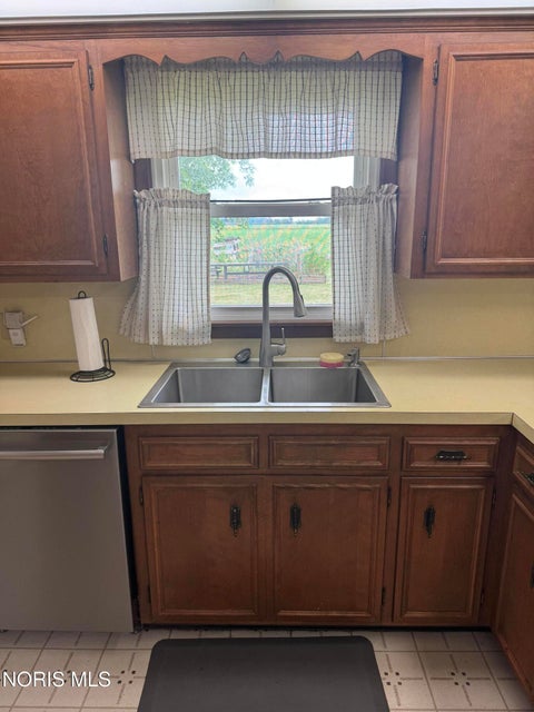 Tiny photo for 6002 Seaman Road, Oregon, OH 43616 (MLS # 10010273)
