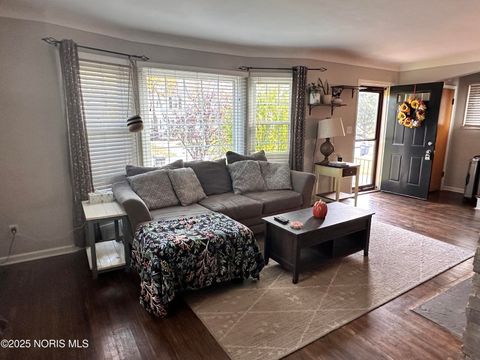 Tiny photo for 2927 Sherbrooke Road, Toledo, OH 43606 (MLS # 10000884)