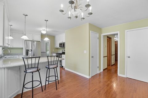 Tiny photo for 1054 Bourgogne Avenue, Bowling Green, OH 43402 (MLS # 10006117)