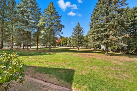 Tiny photo for 1054 Bourgogne Avenue, Bowling Green, OH 43402 (MLS # 10006117)