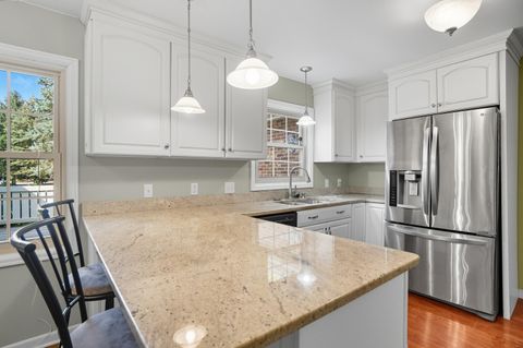 Tiny photo for 1054 Bourgogne Avenue, Bowling Green, OH 43402 (MLS # 10006117)