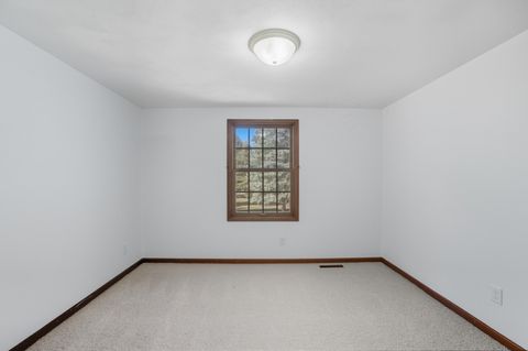 Tiny photo for 1054 Bourgogne Avenue, Bowling Green, OH 43402 (MLS # 10006117)