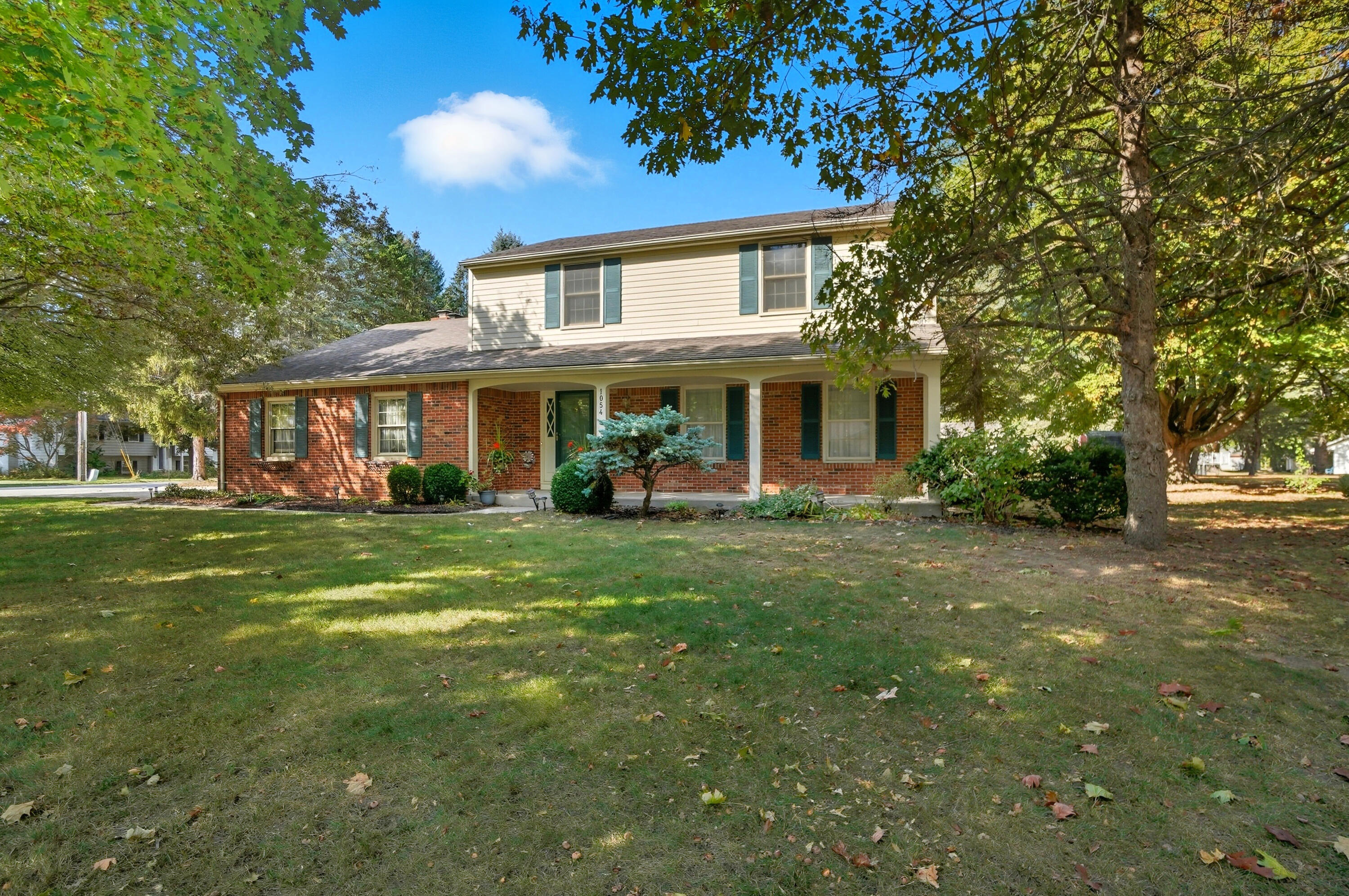 1054 Bourgogne Avenue