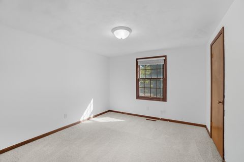 Tiny photo for 1054 Bourgogne Avenue, Bowling Green, OH 43402 (MLS # 10006117)