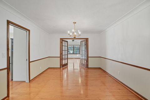 Tiny photo for 1054 Bourgogne Avenue, Bowling Green, OH 43402 (MLS # 10006117)