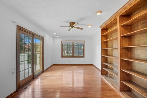 Tiny photo for 1054 Bourgogne Avenue, Bowling Green, OH 43402 (MLS # 10006117)