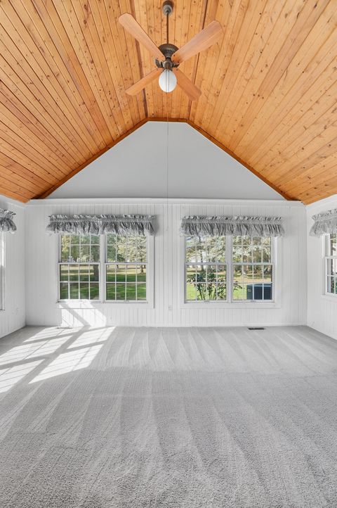 Tiny photo for 1054 Bourgogne Avenue, Bowling Green, OH 43402 (MLS # 10006117)