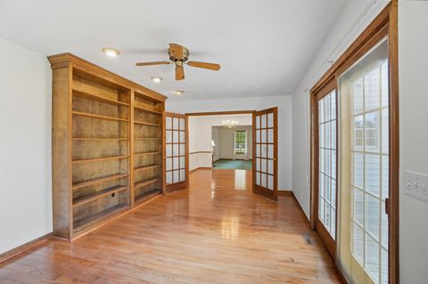 Tiny photo for 1054 Bourgogne Avenue, Bowling Green, OH 43402 (MLS # 10006117)