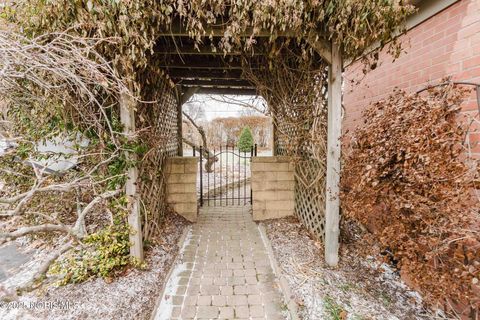 Tiny photo for 1620 Imperial Lane, Findlay, OH 45840 (MLS # 10002546)