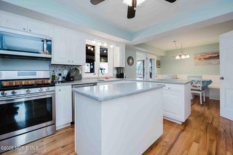 Tiny photo for 1620 Imperial Lane, Findlay, OH 45840 (MLS # 10002546)