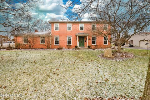 Photo of 1620 Imperial Lane, Findlay, OH 45840 (MLS # 10002546)