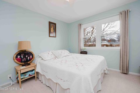 Tiny photo for 1620 Imperial Lane, Findlay, OH 45840 (MLS # 10002546)