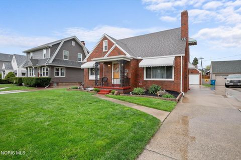 Tiny photo for 631 Ansonia Street, Oregon, OH 43616 (MLS # 10006459)