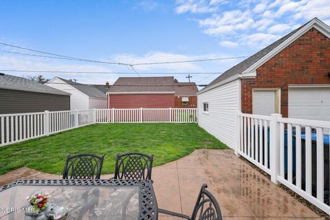 Tiny photo for 631 Ansonia Street, Oregon, OH 43616 (MLS # 10006459)