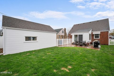 Tiny photo for 631 Ansonia Street, Oregon, OH 43616 (MLS # 10006459)