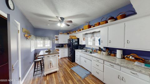 Tiny photo for 516 E Yeasting Street, Gibsonburg, OH 43431 (MLS # 10000402)