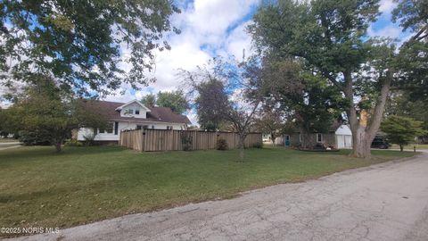 Tiny photo for 516 E Yeasting Street, Gibsonburg, OH 43431 (MLS # 10000402)