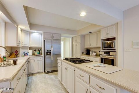 Tiny photo for 9504 Sheffield Road, Perrysburg, OH 43551 (MLS # 10006897)