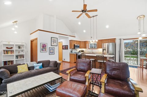 Tiny photo for 548 Ketner Drive, Bowling Green, OH 43402 (MLS # 10005341)