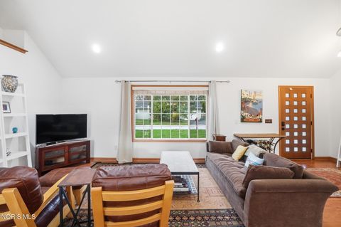 Tiny photo for 548 Ketner Drive, Bowling Green, OH 43402 (MLS # 10005341)