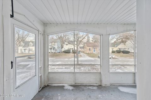 Tiny photo for 1575 Gould Road, Toledo, OH 43612 (MLS # 10004011)