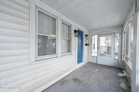 Tiny photo for 1575 Gould Road, Toledo, OH 43612 (MLS # 10004011)