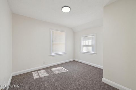 Tiny photo for 1575 Gould Road, Toledo, OH 43612 (MLS # 10004011)