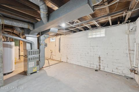 Tiny photo for 1575 Gould Road, Toledo, OH 43612 (MLS # 10004011)