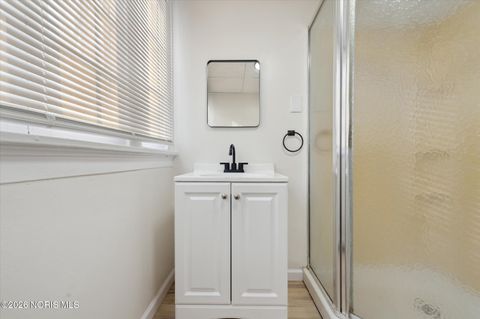 Tiny photo for 1575 Gould Road, Toledo, OH 43612 (MLS # 10004011)