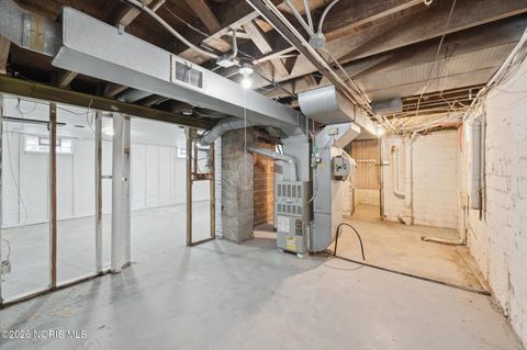 Tiny photo for 1575 Gould Road, Toledo, OH 43612 (MLS # 10004011)