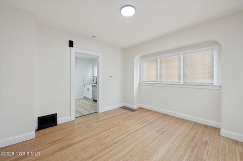 Tiny photo for 1575 Gould Road, Toledo, OH 43612 (MLS # 10004011)