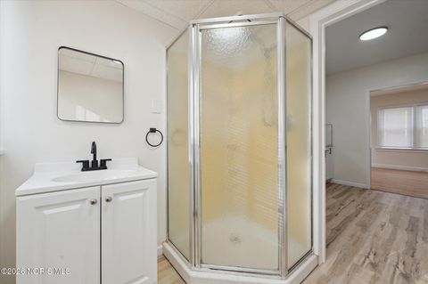 Tiny photo for 1575 Gould Road, Toledo, OH 43612 (MLS # 10004011)