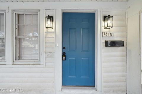 Tiny photo for 1575 Gould Road, Toledo, OH 43612 (MLS # 10004011)