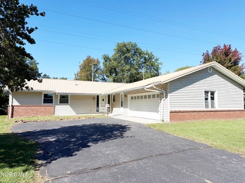 Photo of 519 Glenview Drive, Fostoria, OH 44830 (MLS # 10014382)