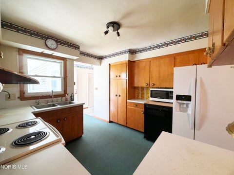 Tiny photo for 519 Glenview Drive, Fostoria, OH 44830 (MLS # 10014382)