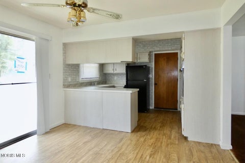 Tiny photo for 1425 White Avenue, Fremont, OH 43420 (MLS # 10008564)